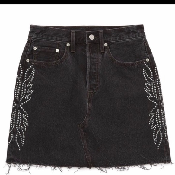 Levi's Dresses & Skirts - NWT Levi’s button front black denim skirt size 28